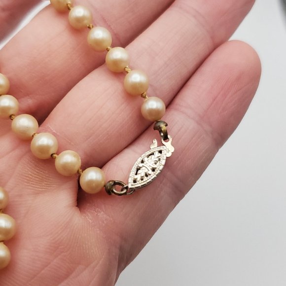 16 Inch 925 Sterling Silver Faux Pearls With Fancy Clasp Necklace - Picture 3 of 6